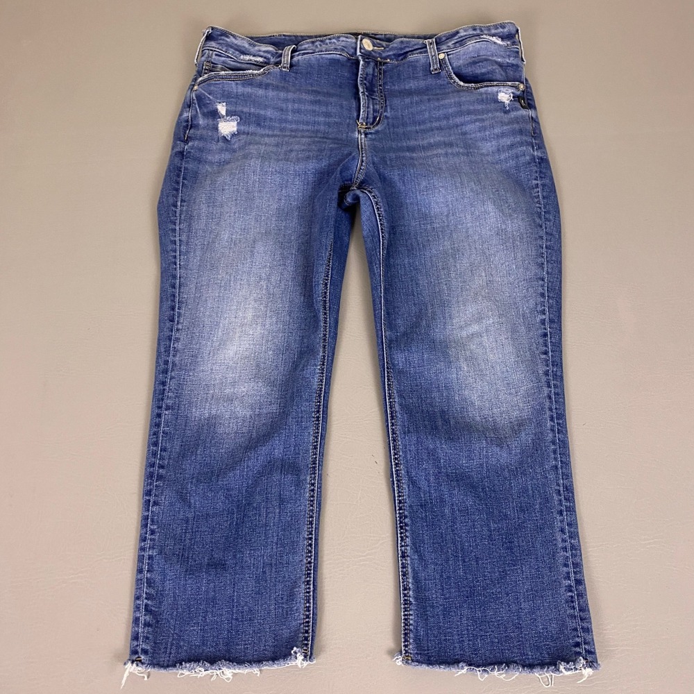 Silver Jeans Co Elyse Capri Jeans Women's Size 16W Blue Distressed Raw Hem Denim
